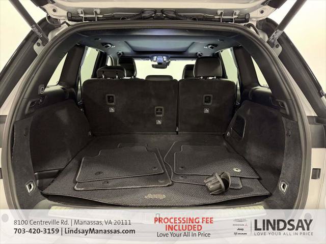 Used 2024 Jeep Grand Cherokee Summit w/ Luxury Tech Group V AWD/4WD image 13