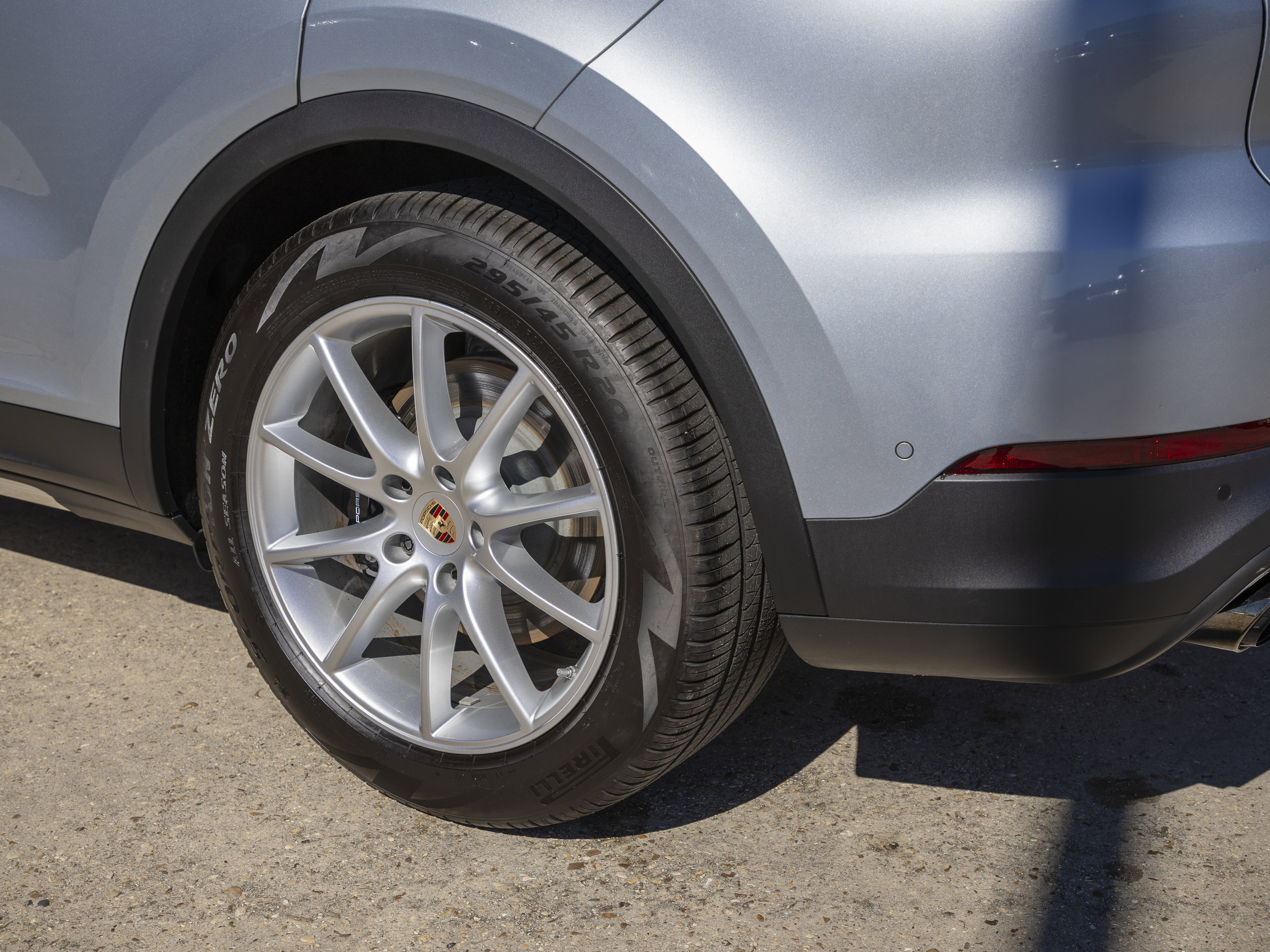 Certified 2025 Porsche Cayenne S image 12