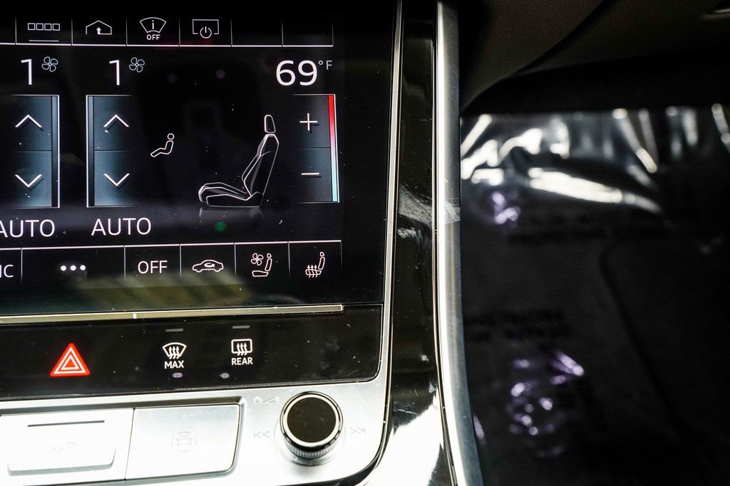 Used 2024 Audi Q8 Prestige w/ Prestige Package image 21