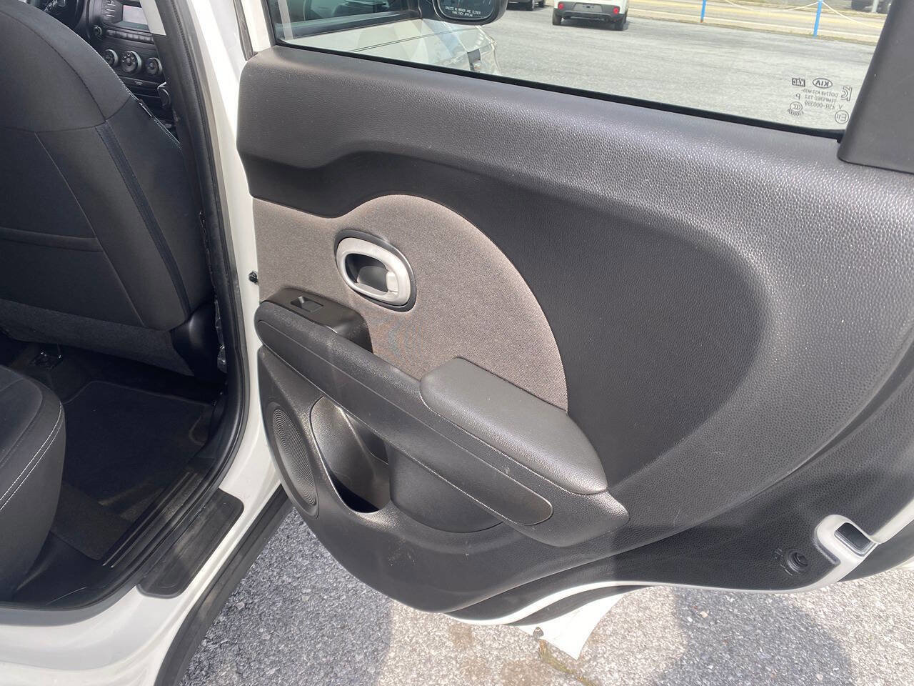 Used 2014 Kia Soul FWD image 17