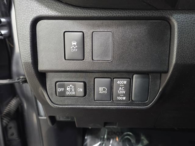 Certified 2022 Toyota Tacoma TRD Off-Road AWD/4WD image 23