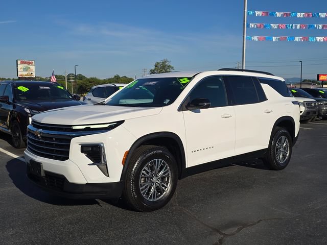 Used 2025 Chevrolet Traverse LT FWD image 7