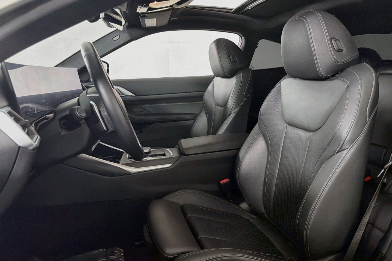 Used 2024 BMW 430i Coupe w/ Premium Package RWD image 18