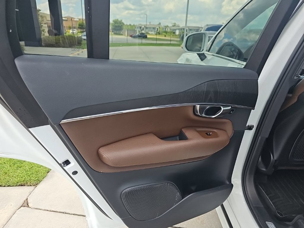 Used 2020 Volvo XC90 T6 Momentum w/ Protection Package Premier AWD/4WD image 24