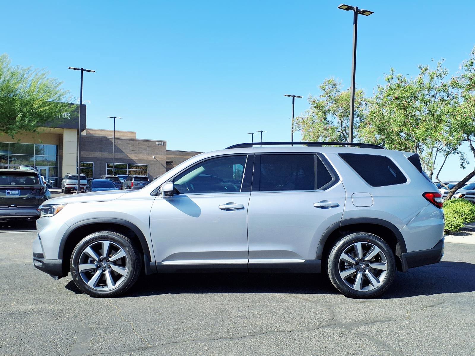 Used 2024 Honda Pilot Elite image 3