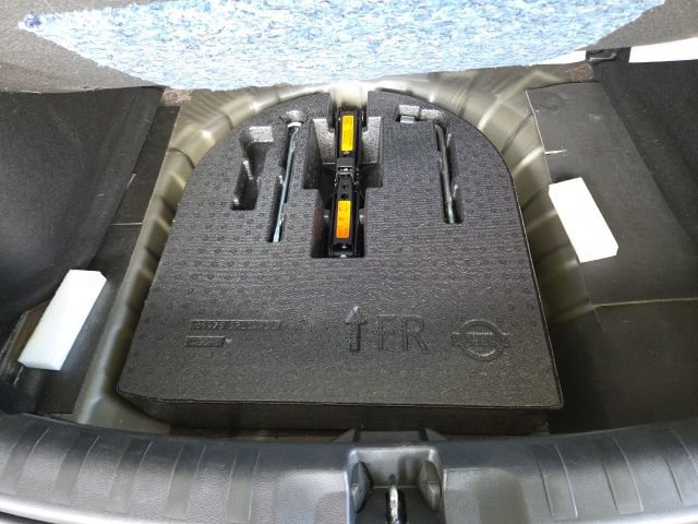 Used 2019 Nissan Kicks SV FWD image 39
