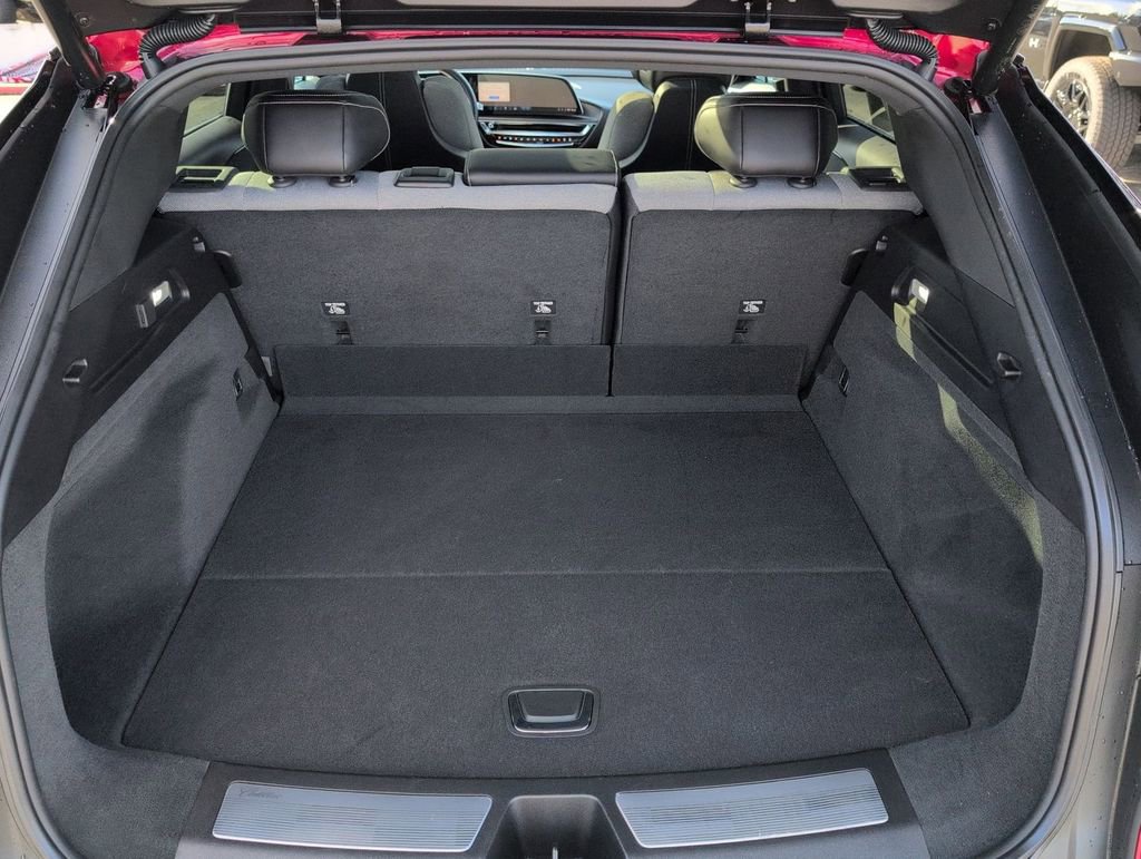 Certified 2024 Cadillac Lyriq Tech w/ Driver Assist Package image 25