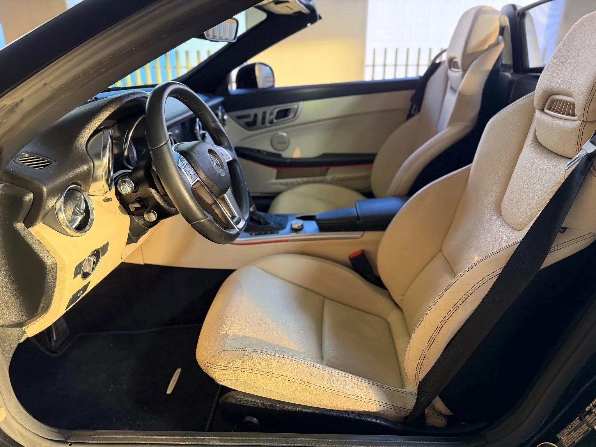 Used 2014 Mercedes-Benz SLK 250 w/ Sport Package image 19