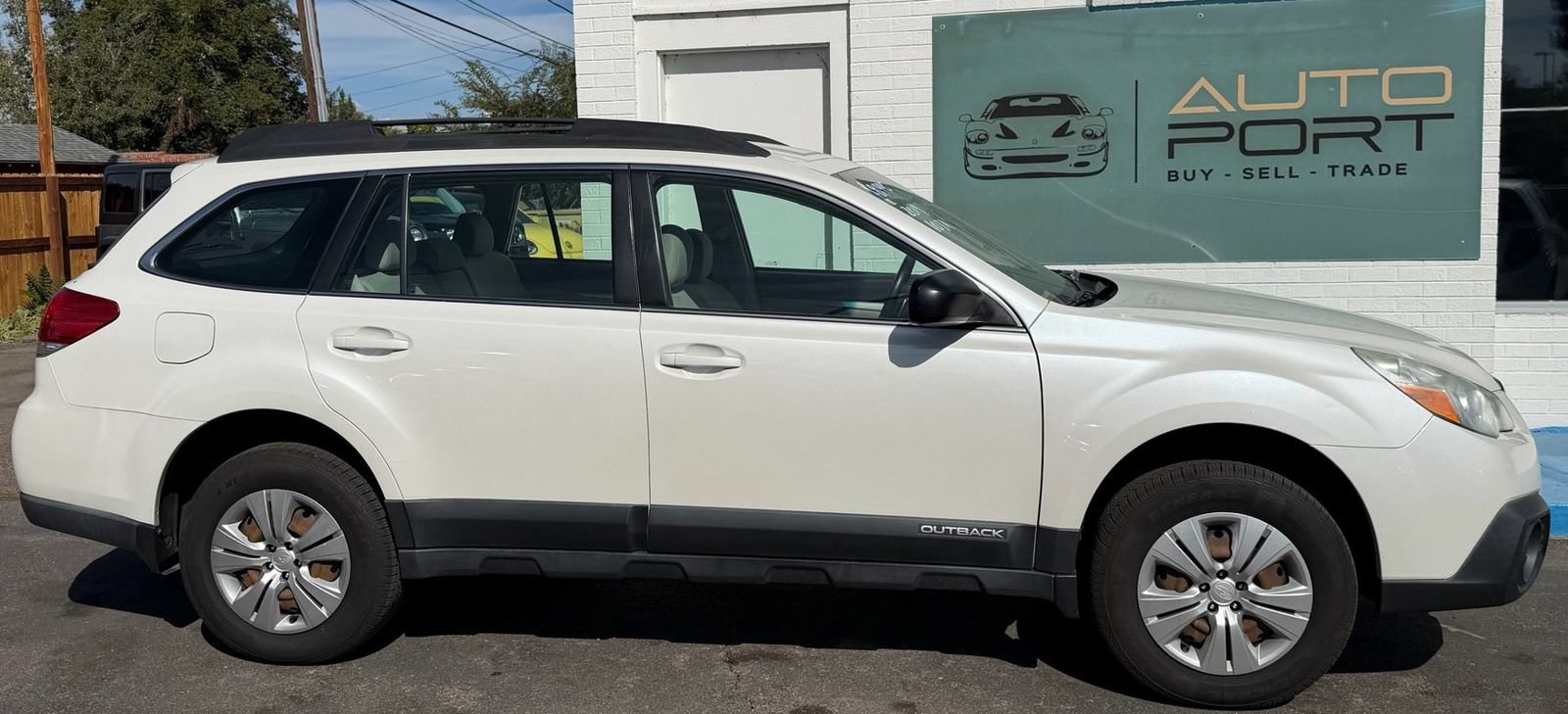 Used 2014 Subaru Outback 2.5i AWD/4WD image 2