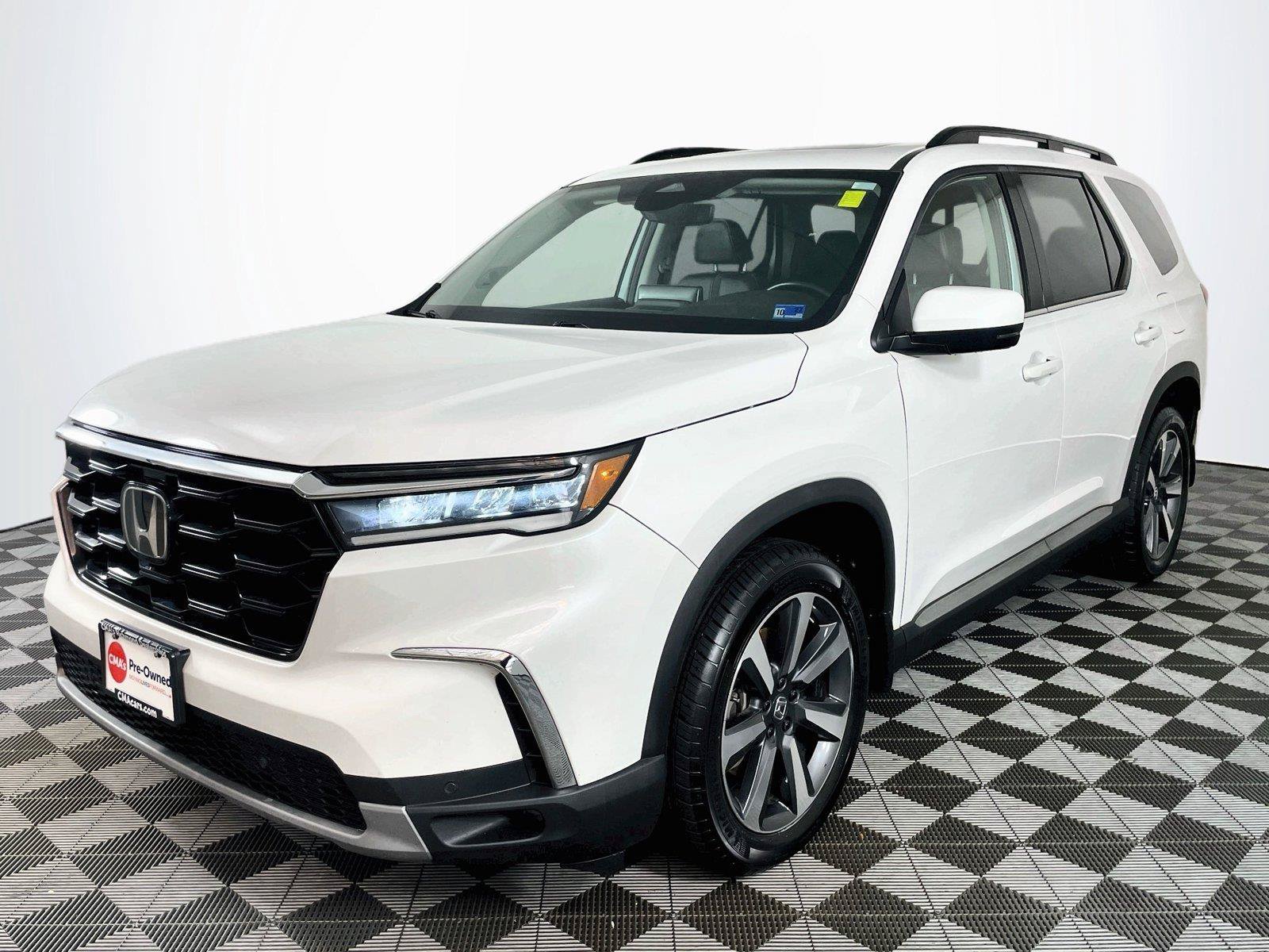 Certified 2023 Honda Pilot Touring image 3