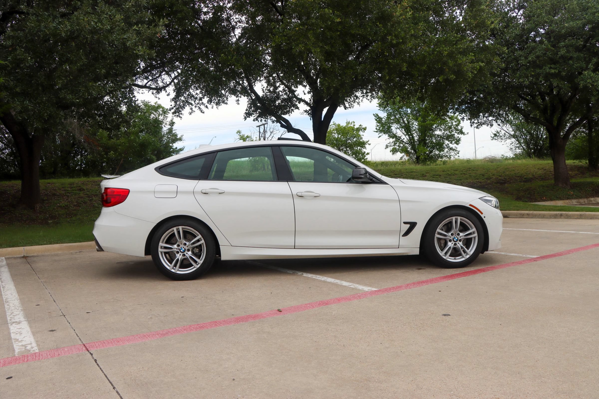Used 2017 BMW 340i Gran Turismo xDrive AWD/4WD image 8