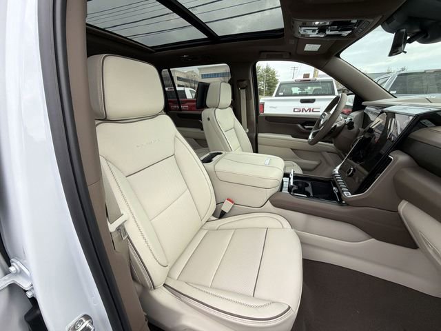 New 2026 GMC Yukon XL Denali w/ Denali Reserve Package image 22