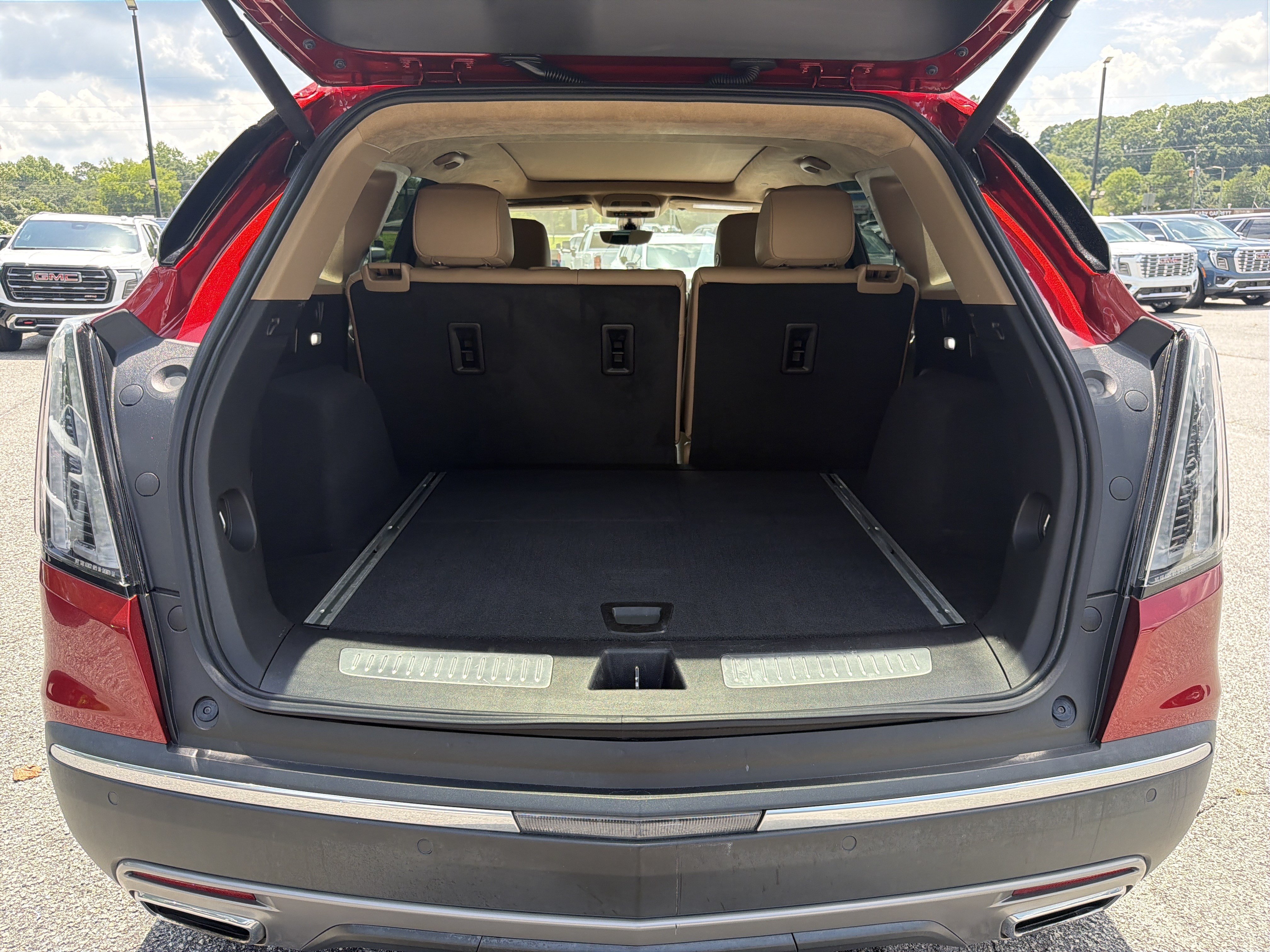 Used 2022 Cadillac XT5 Premium Luxury w/ Platinum Package FWD image 19