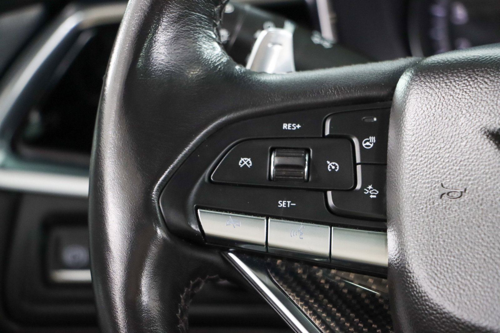 Used 2023 Cadillac XT6 Sport w/ Technology Package AWD/4WD image 13