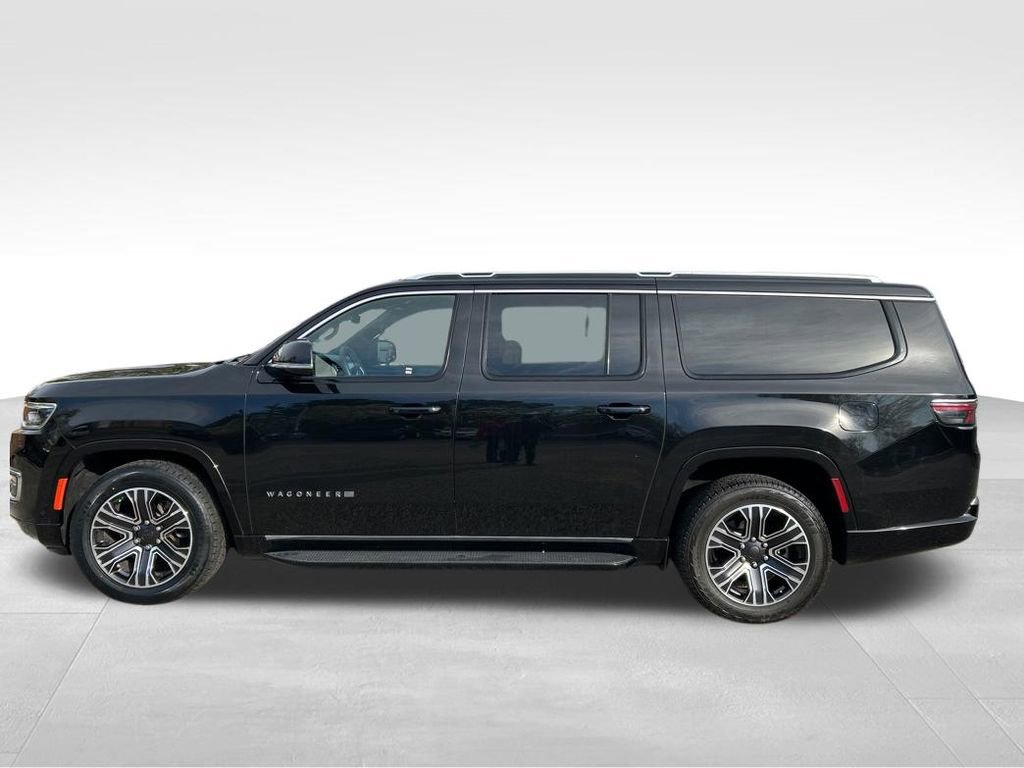Used 2024 Jeep Wagoneer L Series II w/ Flexible Seating Group image 2