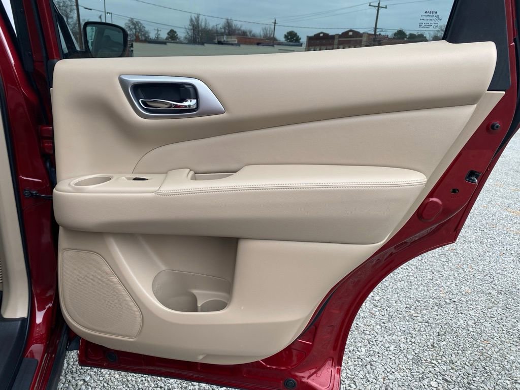 Used 2020 Nissan Pathfinder Platinum w/ Cargo Package image 20