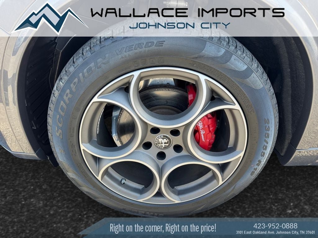 Used 2023 Alfa Romeo Stelvio Ti AWD/4WD image 9