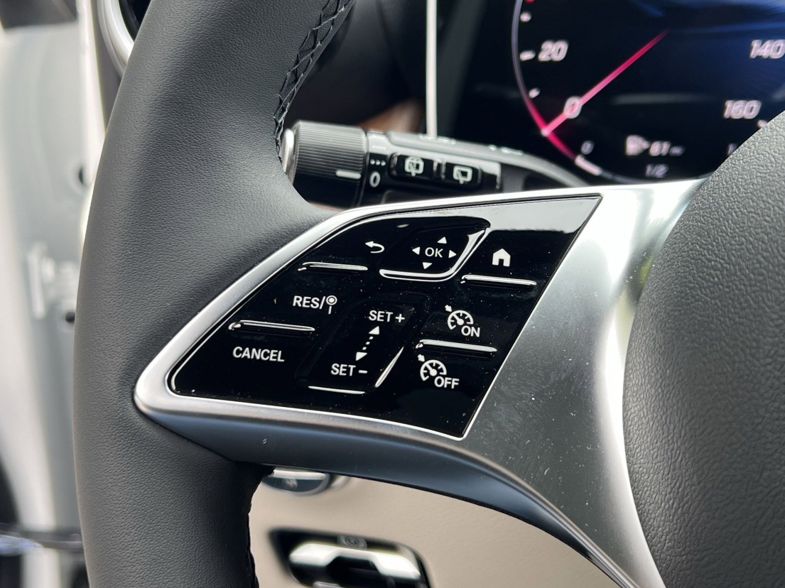 New 2026 Mercedes-Benz GLC 300 4MATIC image 36