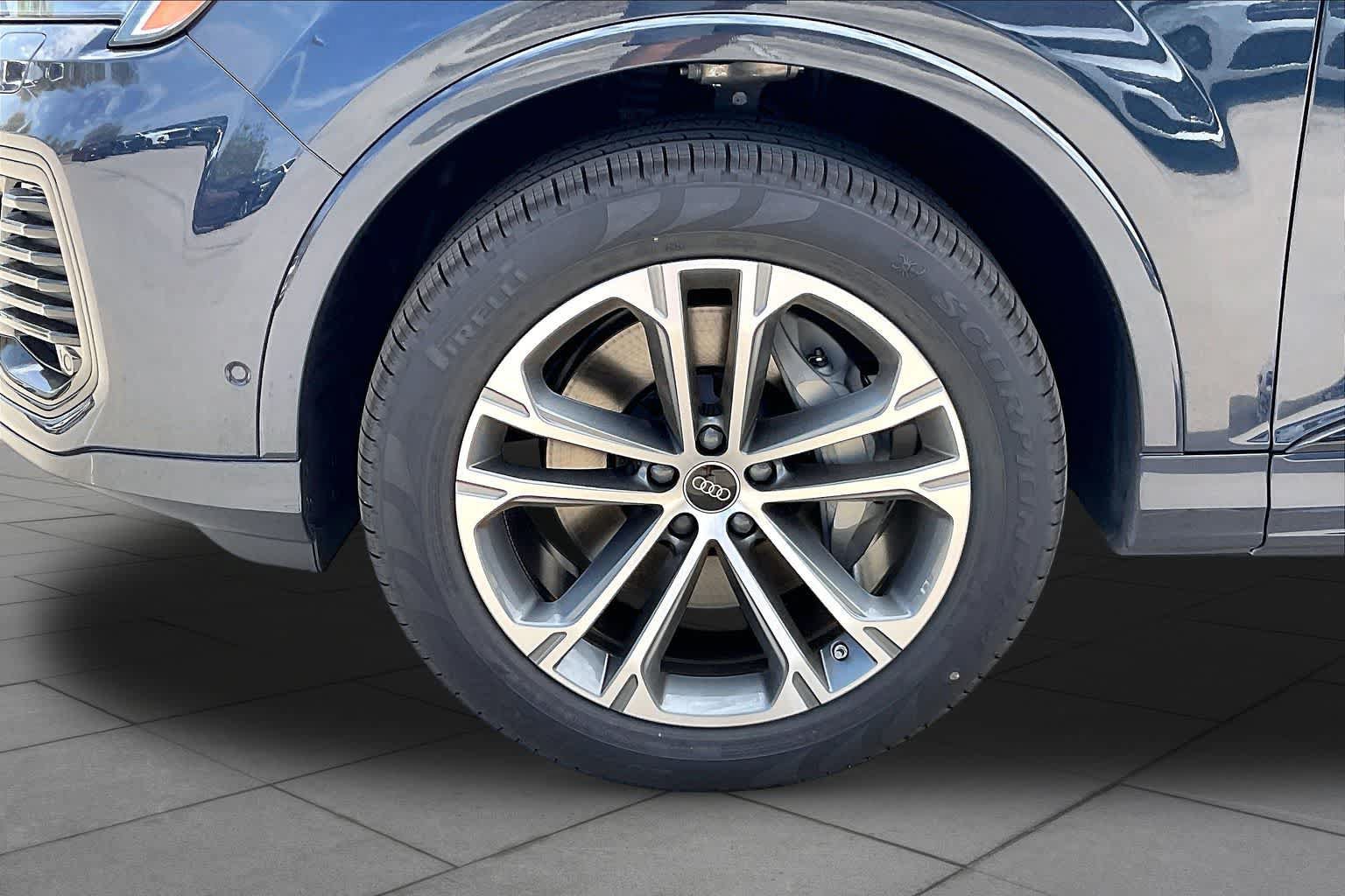 New 2026 Audi Q7 2.0T Premium AWD/4WD image 11