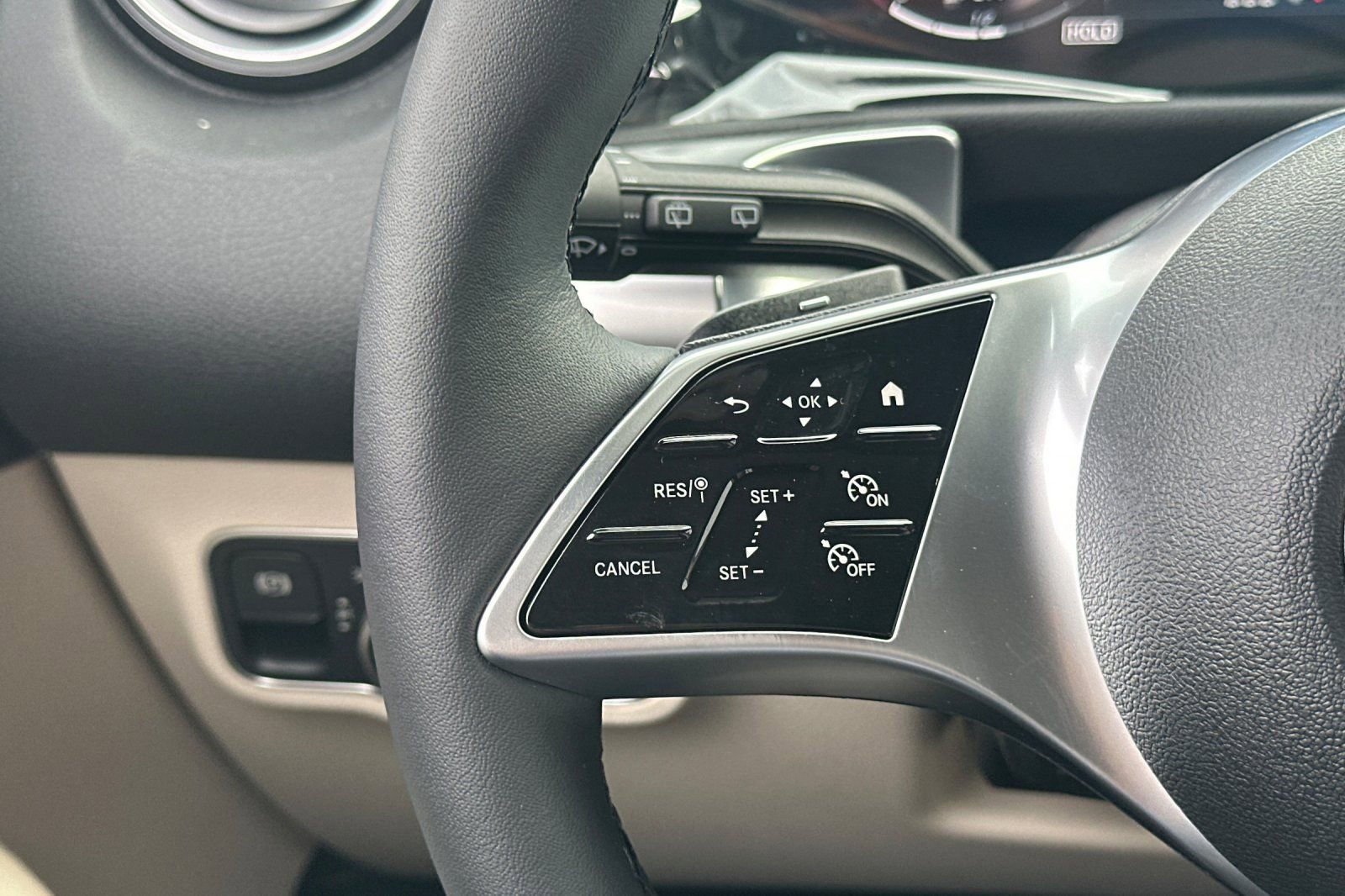 New 2026 Mercedes-Benz GLB 250 4MATIC image 25