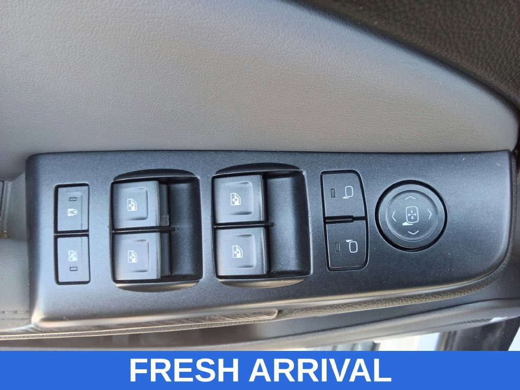Used 2019 Chevrolet Suburban LT AWD/4WD image 18