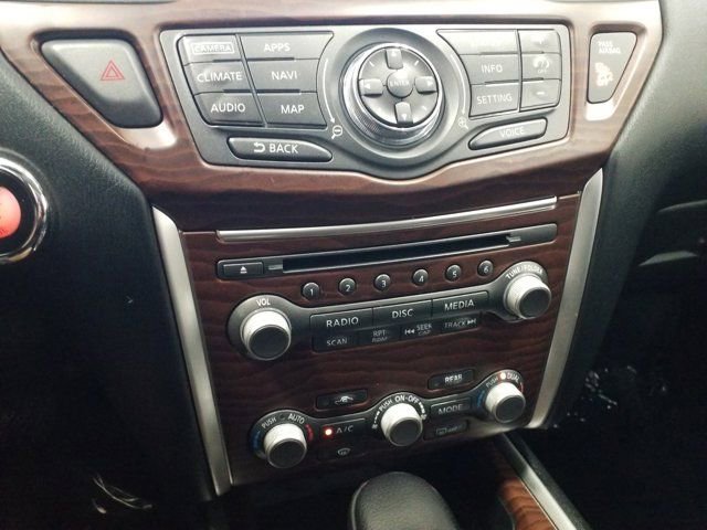 Used 2017 Nissan Pathfinder Platinum w/ Family Entertainment Package AWD/4WD image 7