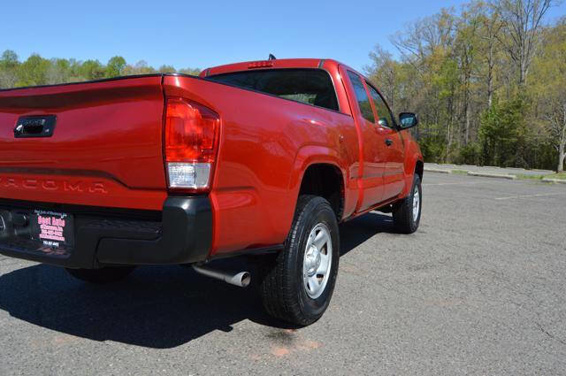 Used 2017 Toyota Tacoma 4x4 Access Cab image 64