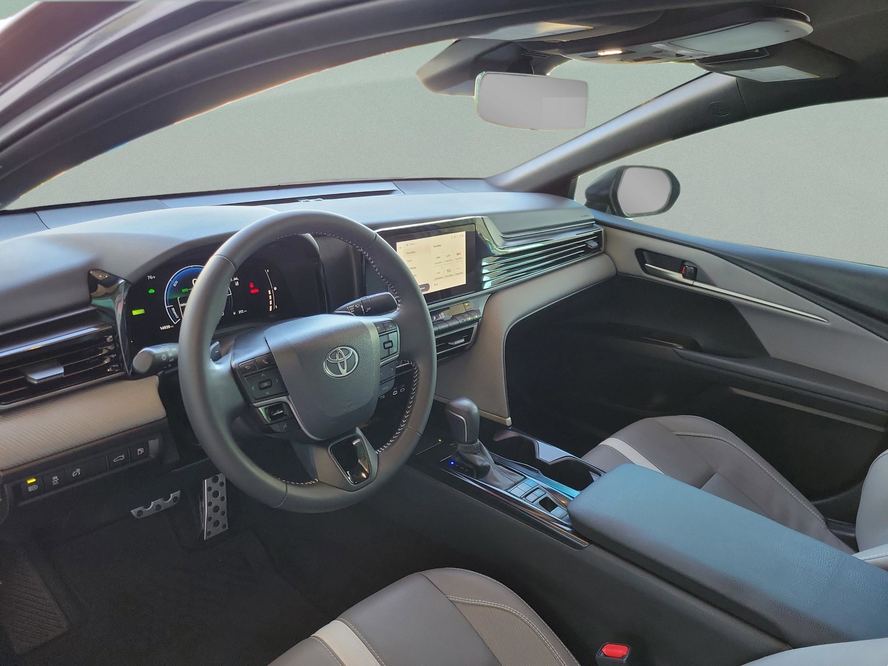 Certified 2025 Toyota Camry SE image 8