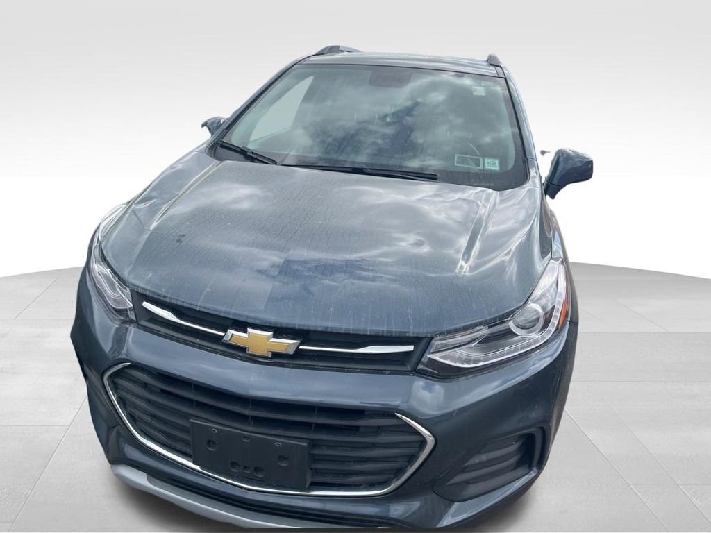 Used 2022 Chevrolet Trax LT w/ LT Convenience Package image 12