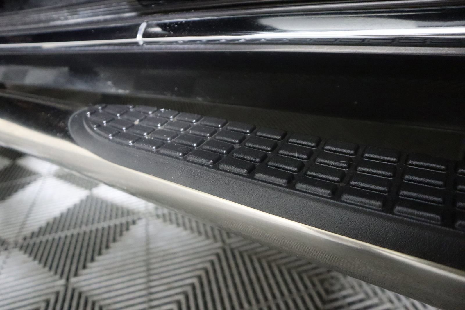 Used 2017 Jeep Grand Cherokee Summit AWD/4WD image 45