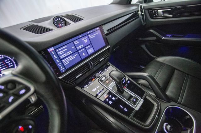 Used 2019 Porsche Cayenne S w/ Premium Plus Package image 52
