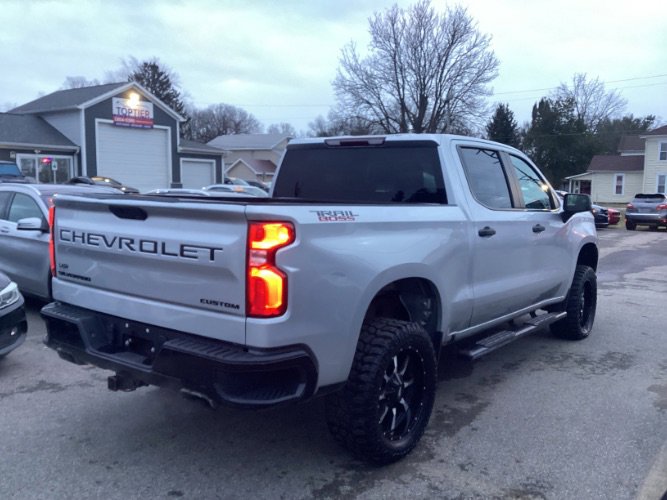 Used 2021 Chevrolet Silverado 1500 Custom Trail Boss w/ LPO, Dark Essentials Package image 3