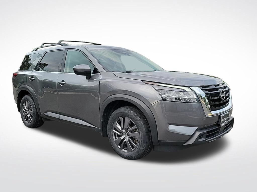 Used 2022 Nissan Pathfinder SV AWD/4WD image 5