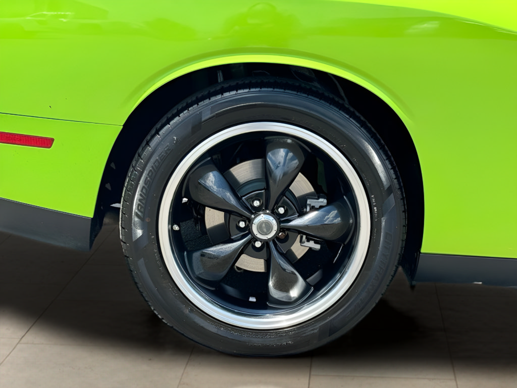 Used 2015 Dodge Challenger R/T Plus RWD image 38