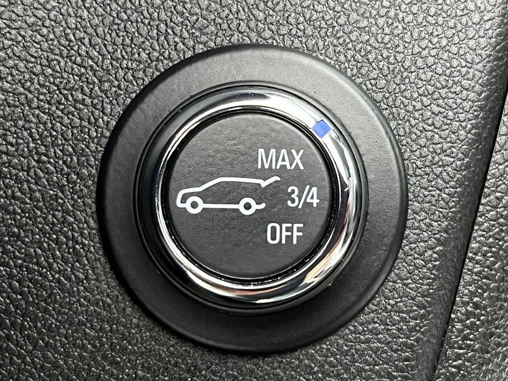 Used 2023 Chevrolet Blazer LT w/ Convenience Package FWD image 16