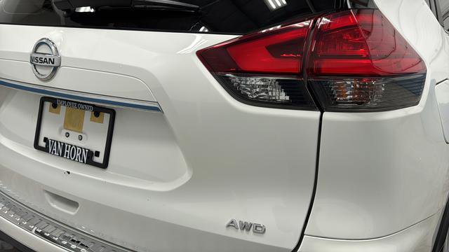 Used 2017 Nissan Rogue S image 32