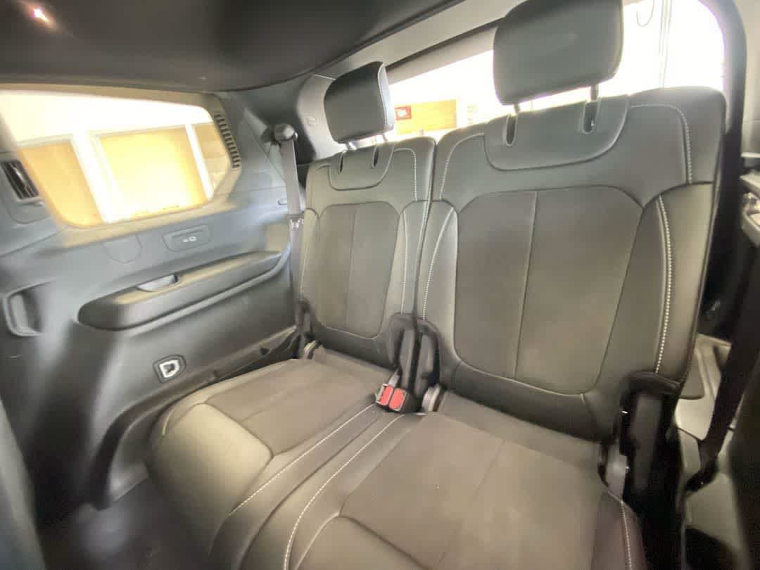 Used 2023 Jeep Grand Cherokee L Laredo AWD/4WD image 25