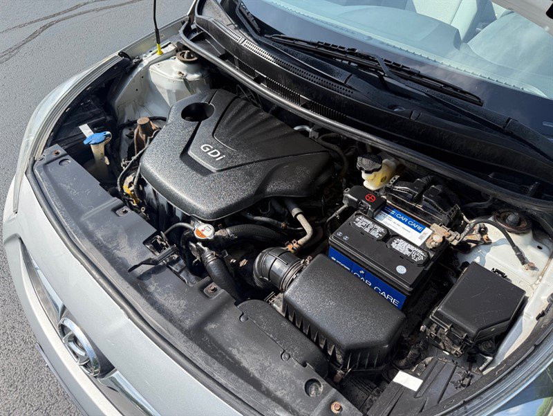 Used 2012 Hyundai Accent GLS FWD image 27