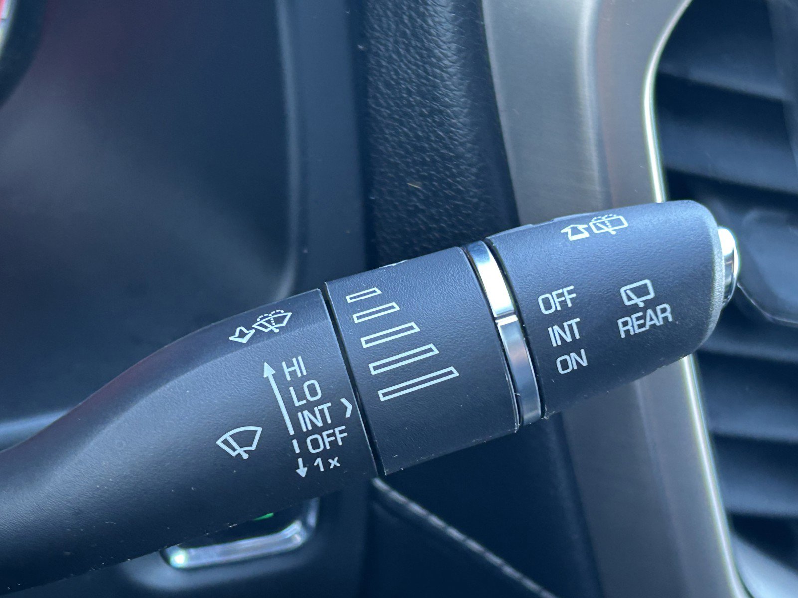 Used 2018 GMC Acadia Denali w/ Technology Package image 23