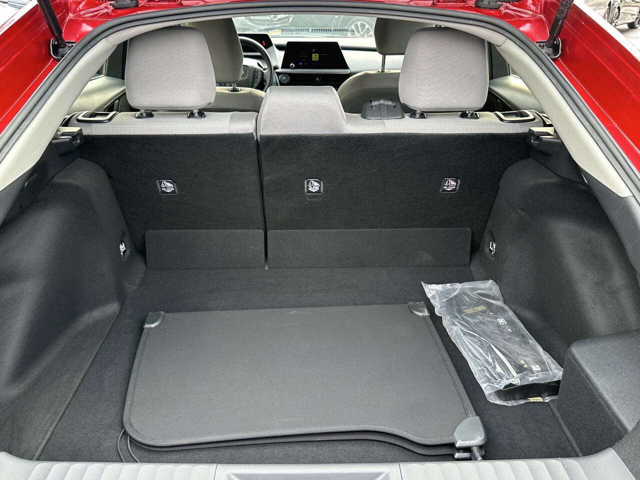 Used 2023 Toyota Prius LE image 28