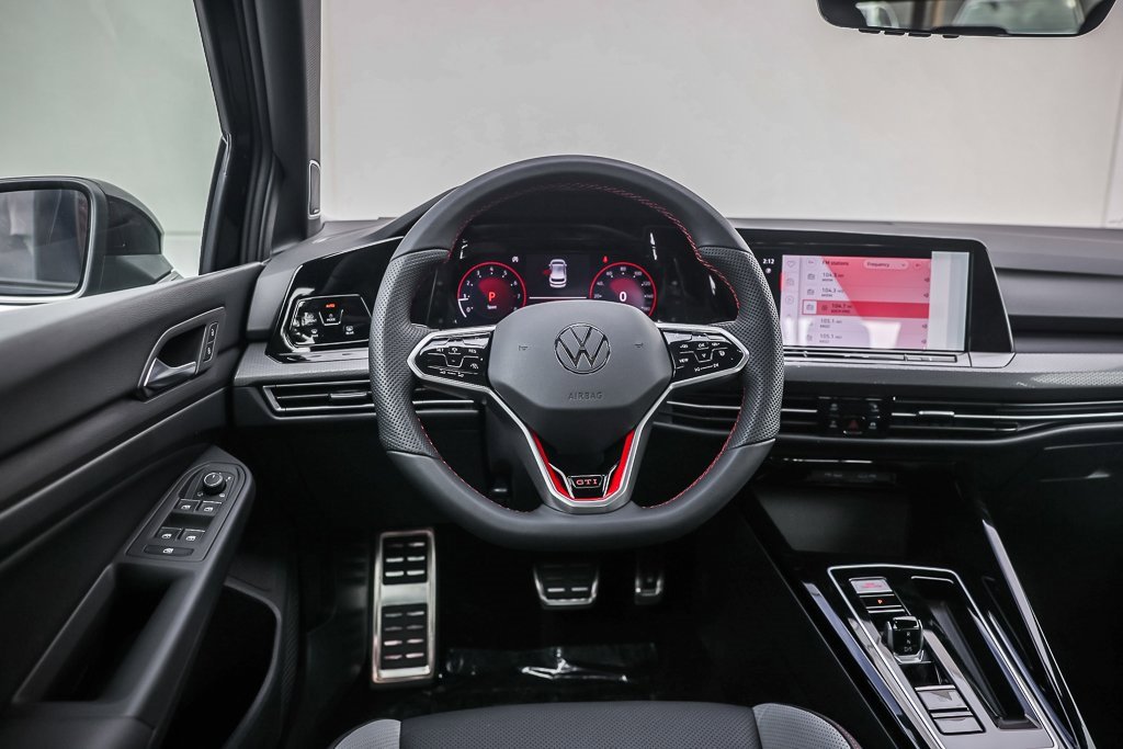 New 2025 Volkswagen GTI SE image 6