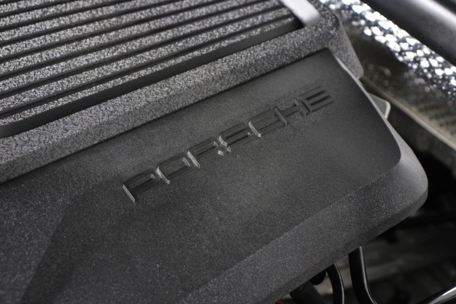 Certified 2025 Porsche Macan image 27