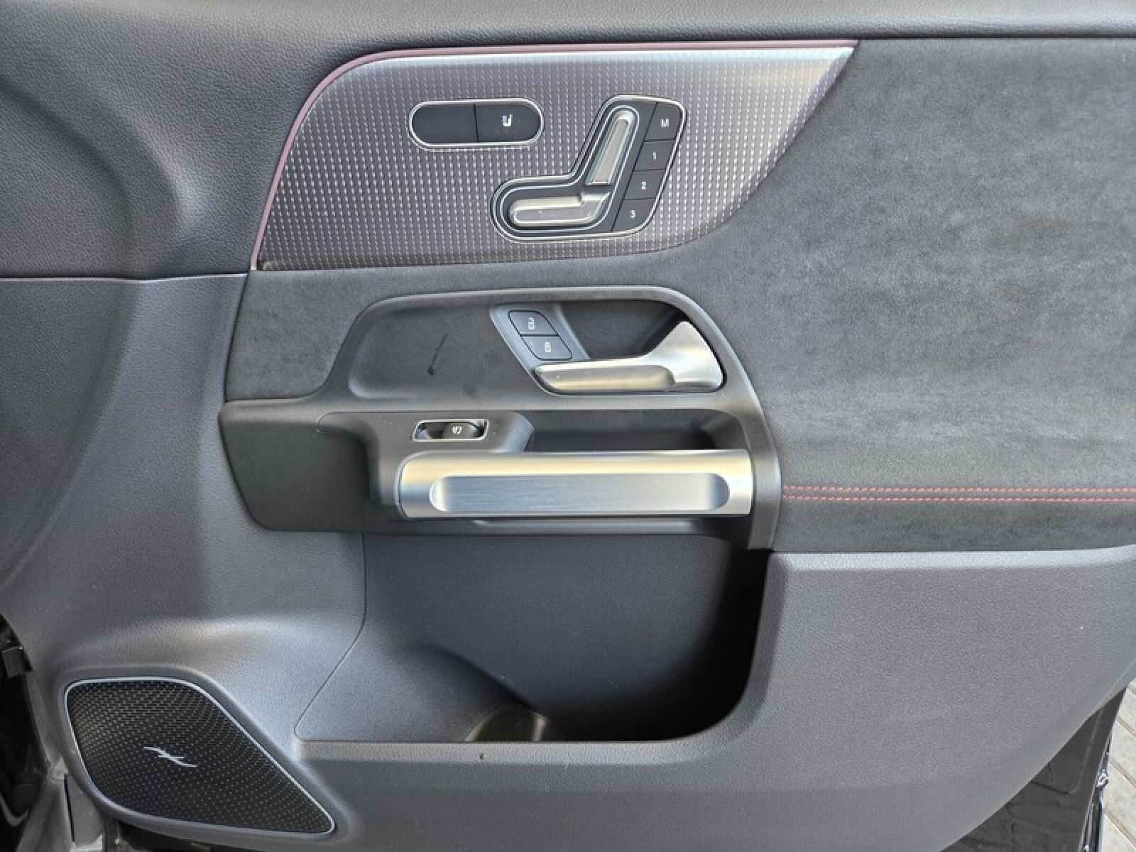 Certified 2023 Mercedes-Benz EQB 300 4MATIC image 22