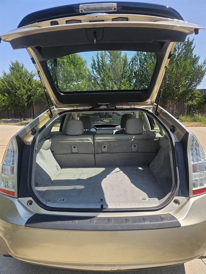 Used 2010 Toyota Prius Three image 7
