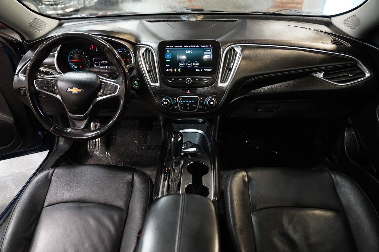 Used 2019 Chevrolet Malibu LT w/ Leather Package FWD image 24