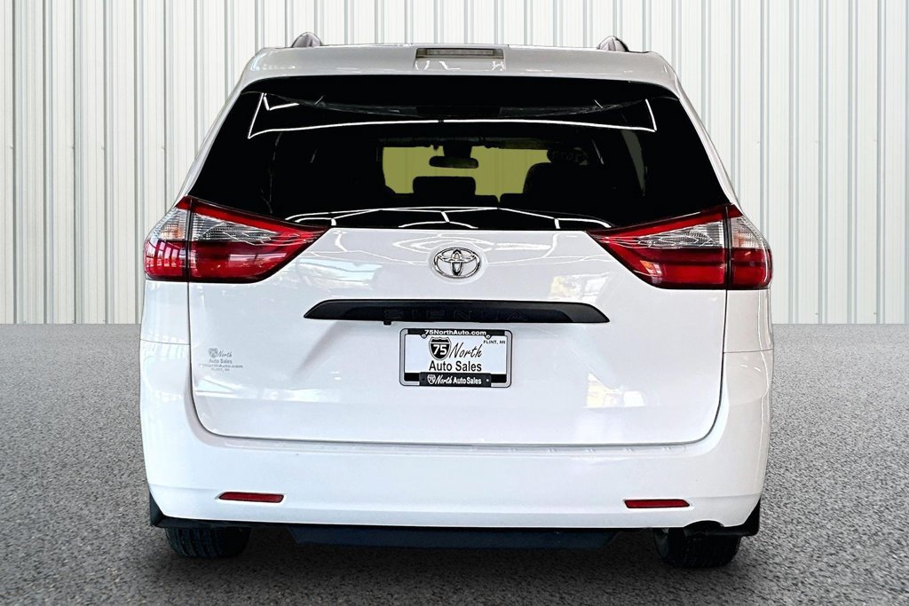 Used 2020 Toyota Sienna L FWD image 5