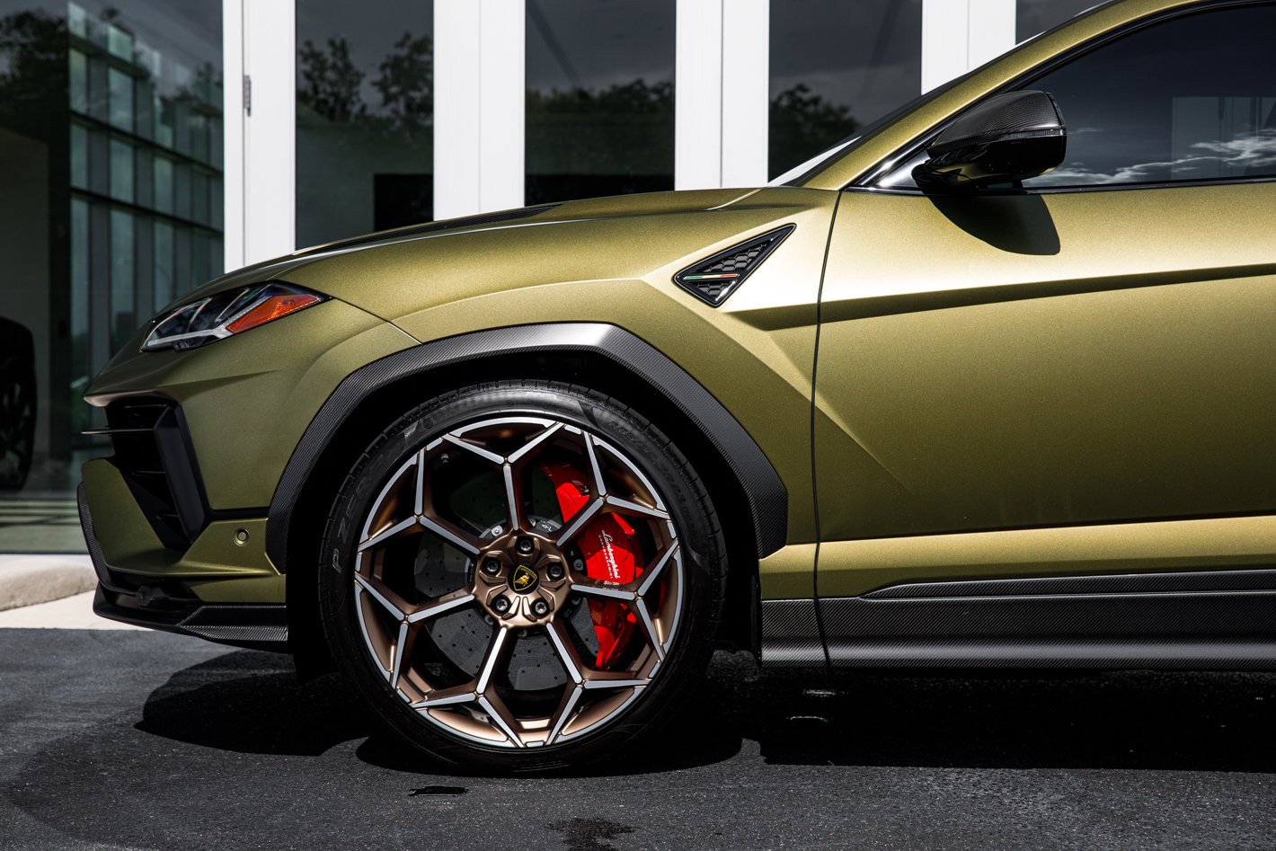 Used 2024 Lamborghini Urus Performante AWD/4WD image 19