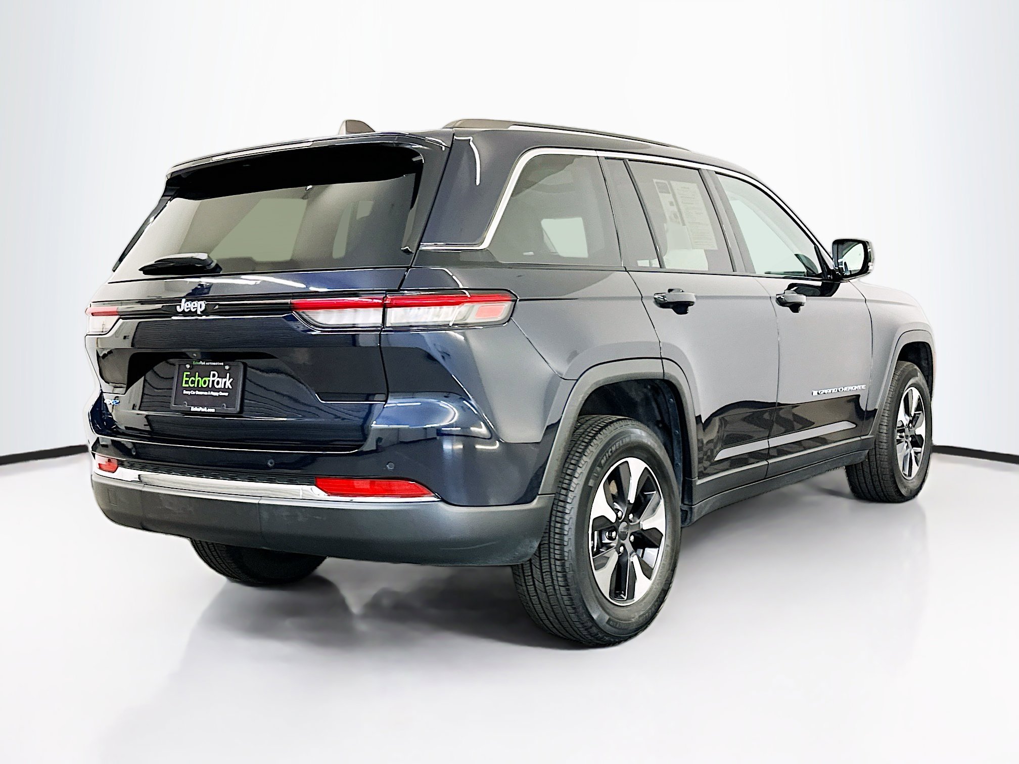 Used 2023 Jeep Grand Cherokee 4WD 4xe image 9