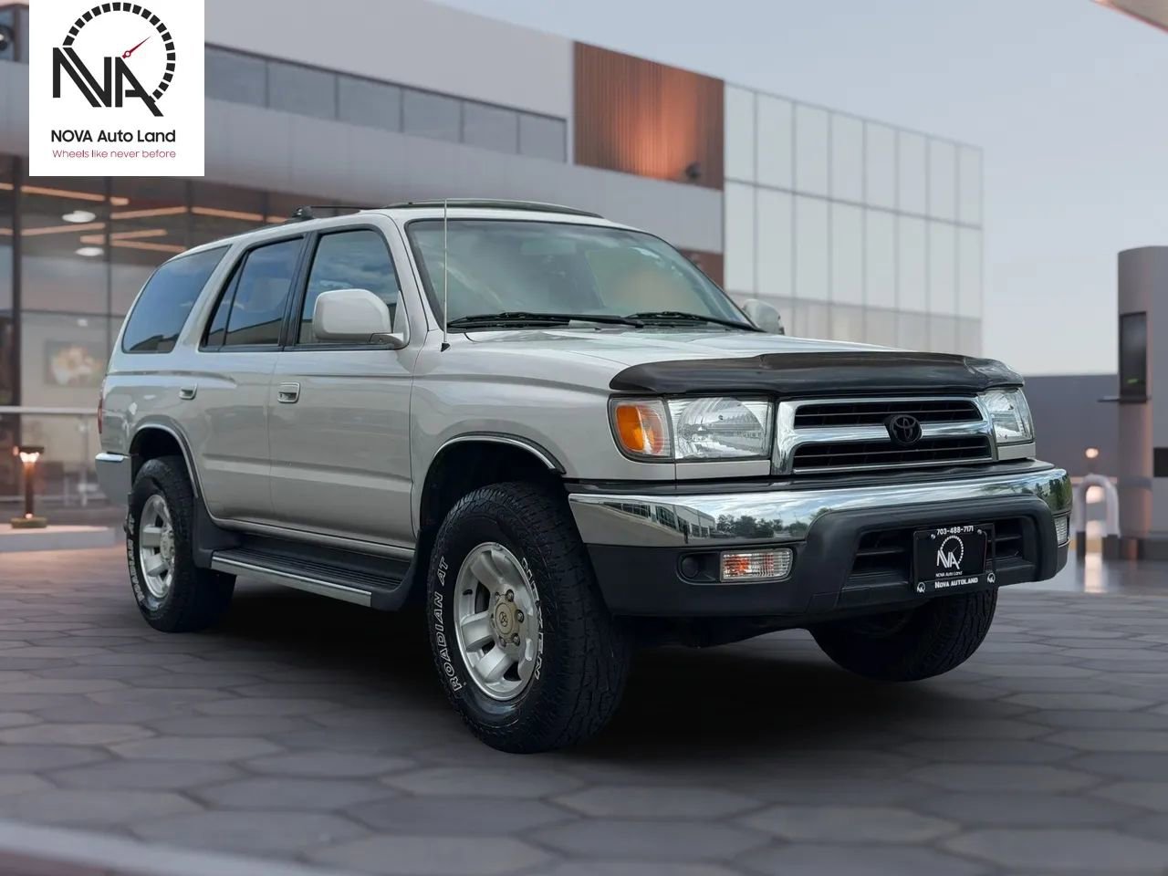 Used 2000 Toyota 4Runner SR5 AWD/4WD image 3