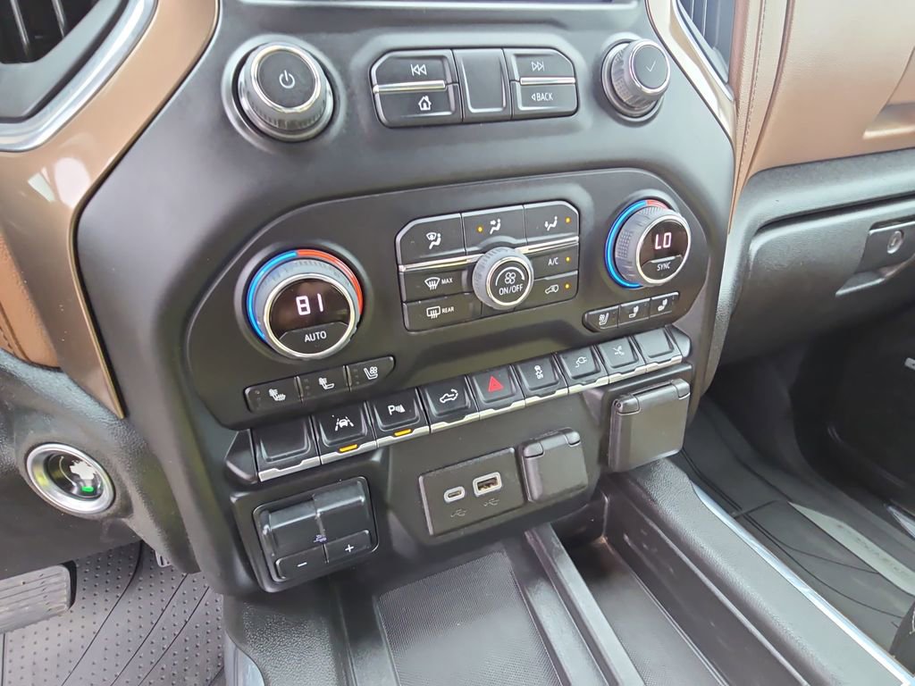 Used 2022 Chevrolet Silverado 1500 High Country w/ Technology Package image 24